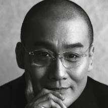 衣服湿透的她